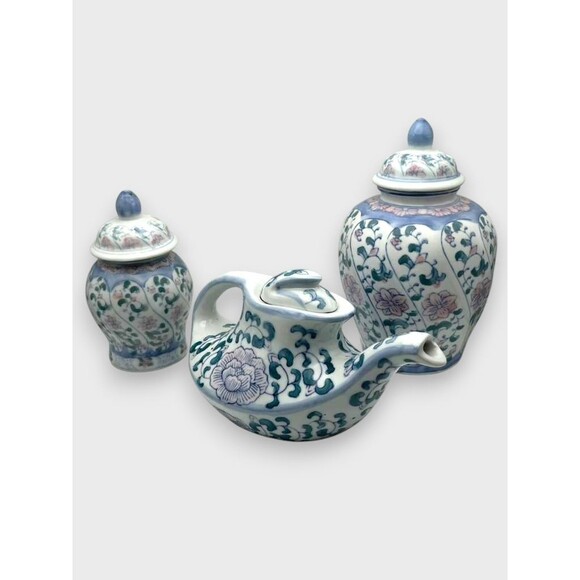 Vintage Chinese Floral Hand Painted Porcelain Ginger Jars & Teapot 3 Piece Set - Picture 12 of 12